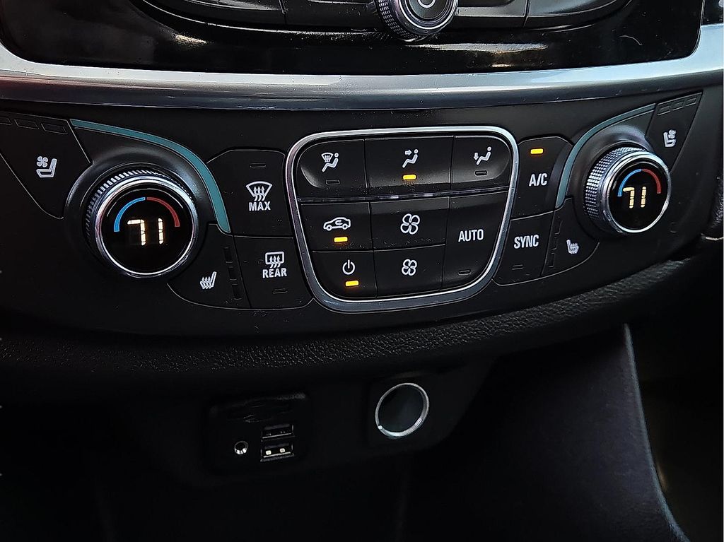 Used 2023 Chevrolet Traverse Premier For Sale in Farmington, AR