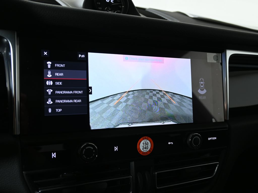 Thumbnail: 2026 Porsche Macan - 28