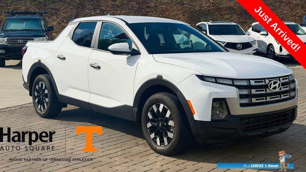 Atlas White 2025 Hyundai Santa Cruz Pickup Truck Front-Wheel Drive 8-Speed Automatic