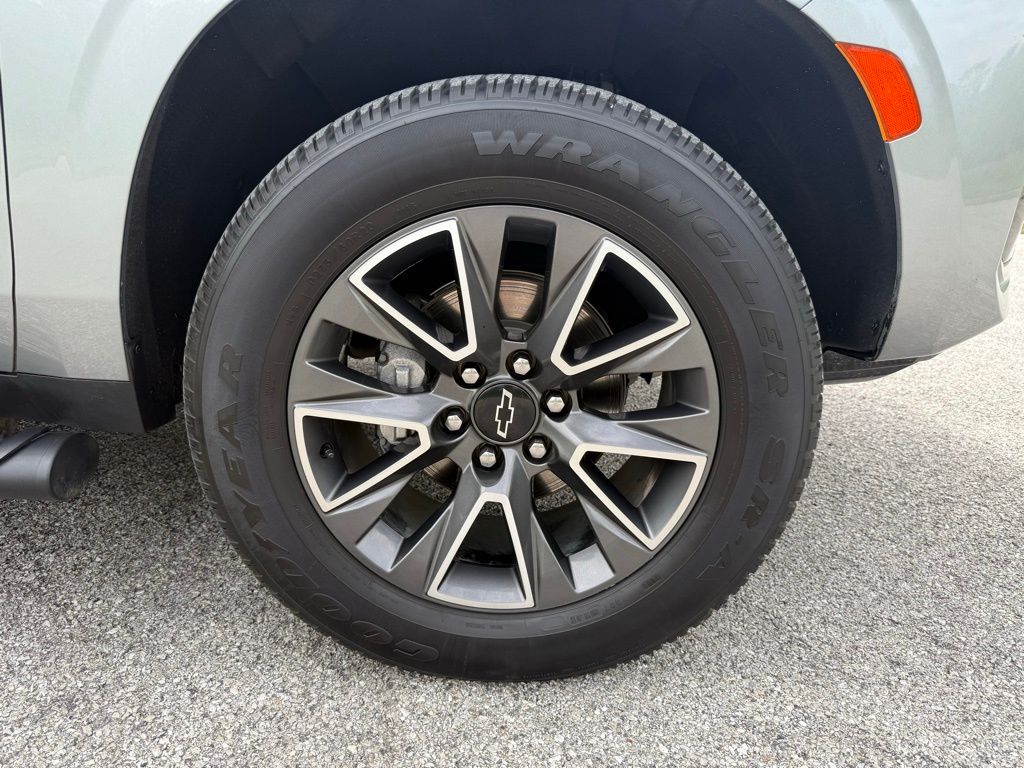 2023 Chevrolet Suburban Z71 - Photo 20