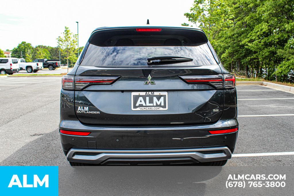 Used 2025 Gray Mitsubishi SE image 11