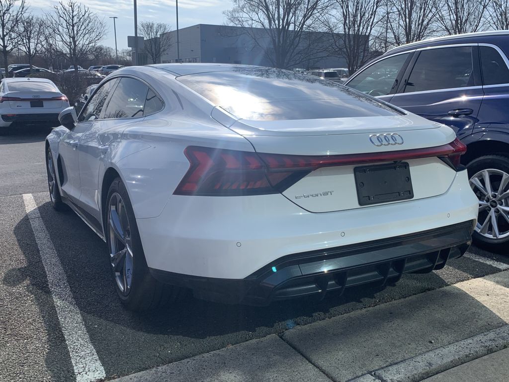Thumbnail: 2022 Audi e-tron GT - 12