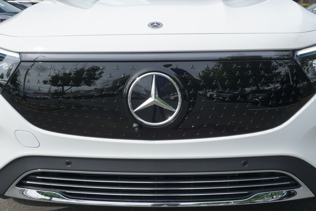2025 Mercedes-Benz EQB 250+ 10
