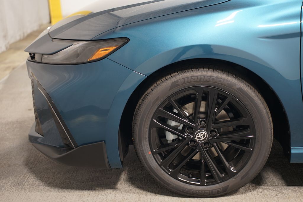 2025 Toyota Camry SE 5