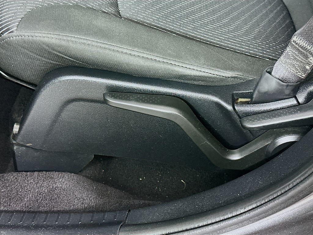 Used 2018 Gray Dodge SE image 21