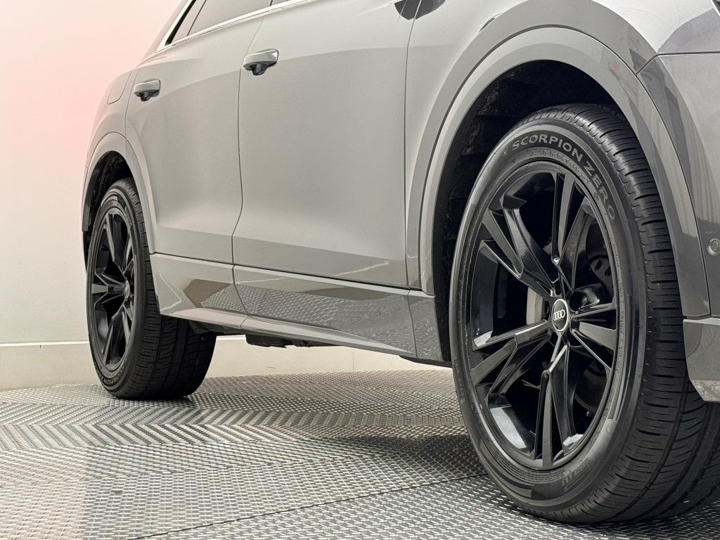2022 Audi Q8 Prestige 4