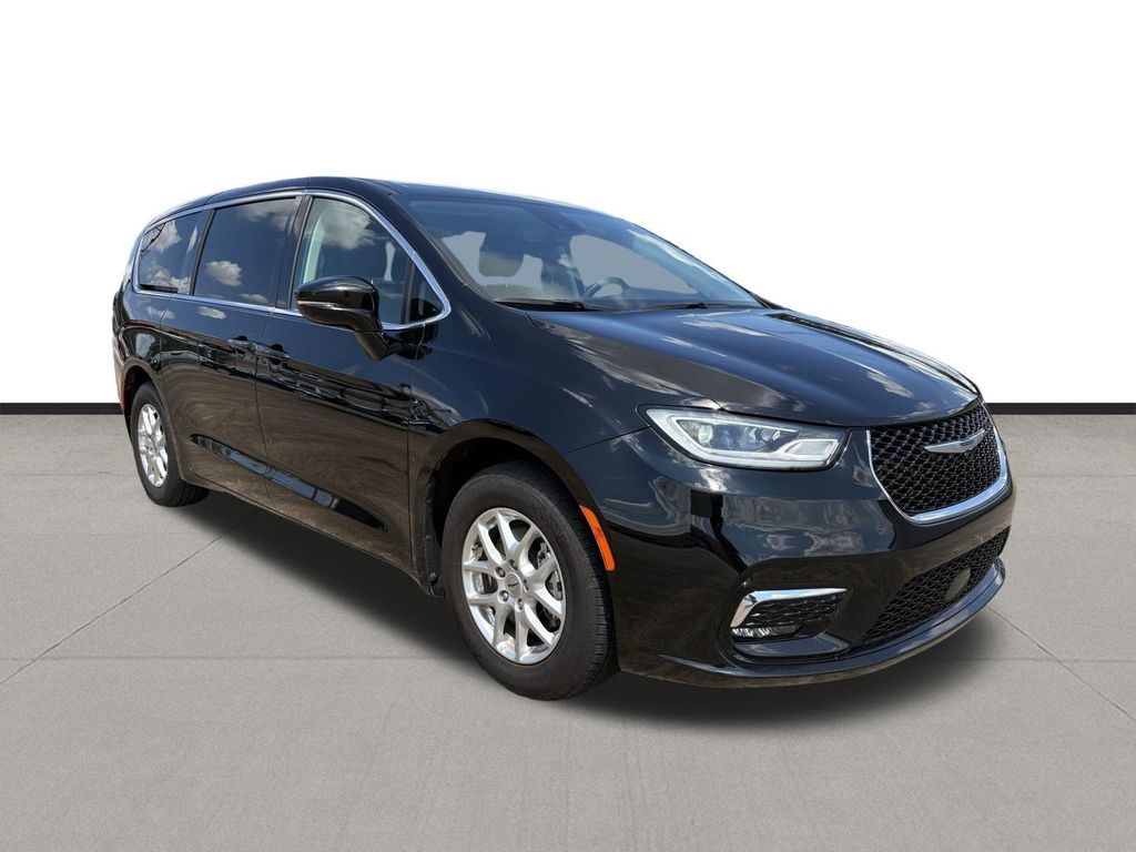 2024 Chrysler Pacifica Touring L - 6