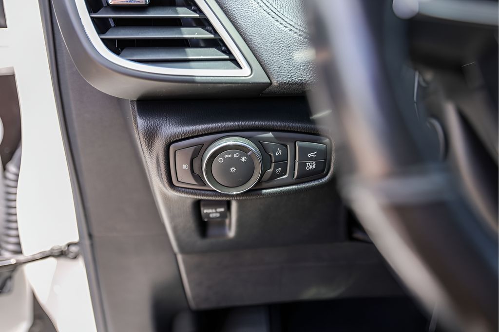 Used Car 2020 Lincoln Nautilus  Reserve For Sale Under $25,000 In Austin, Texas