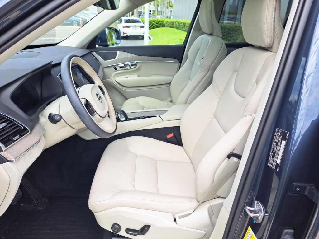 2025 Volvo XC90 Plus - Photo 14