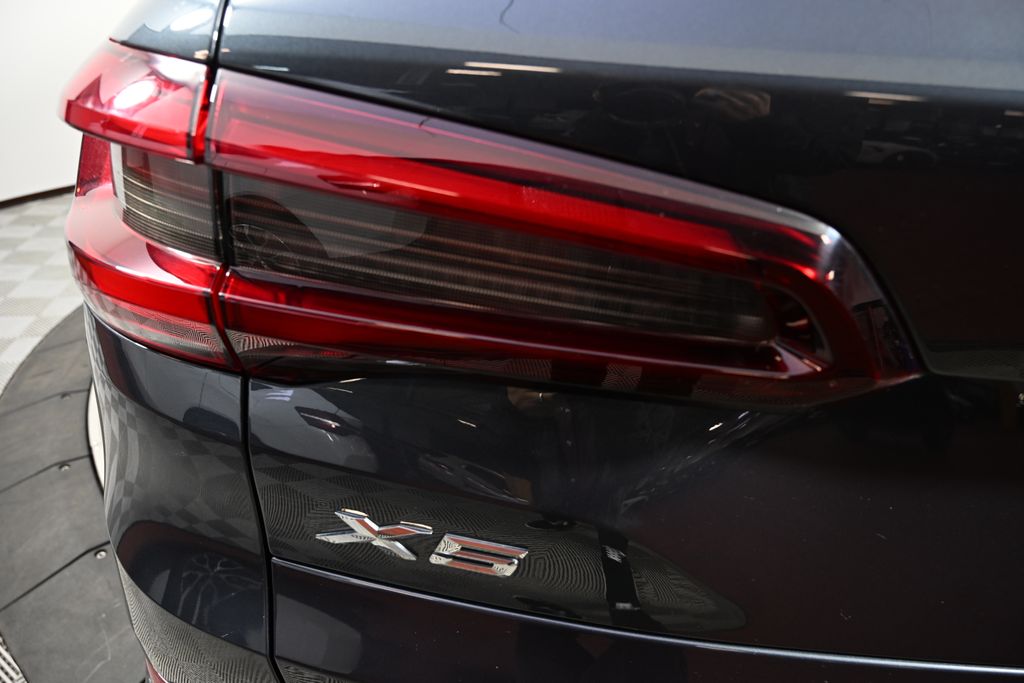 Thumbnail: 2022 BMW X5 - 11