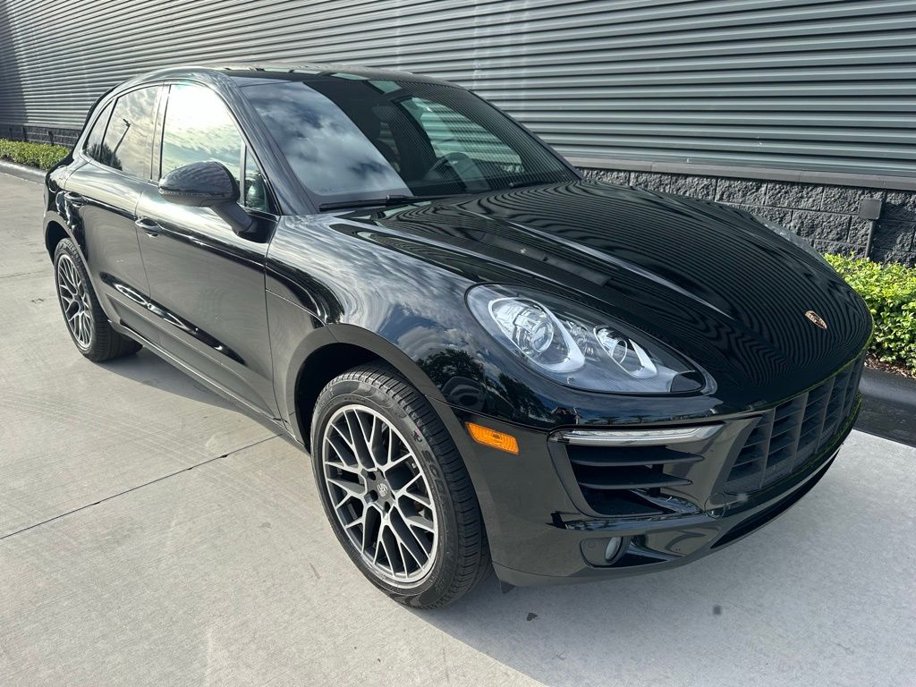 Thumbnail: 2016 Porsche Macan - 11