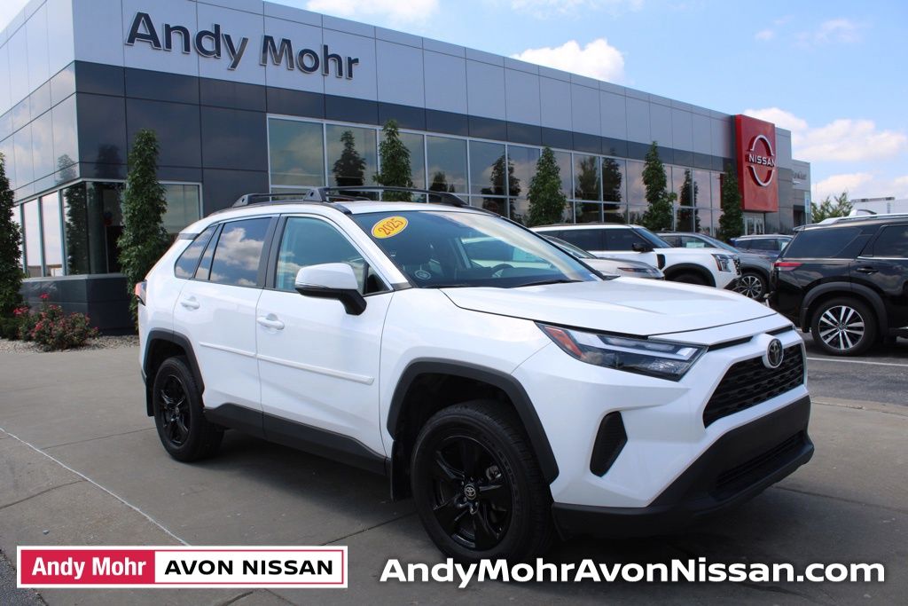 2025 Toyota RAV4 XLE AWD