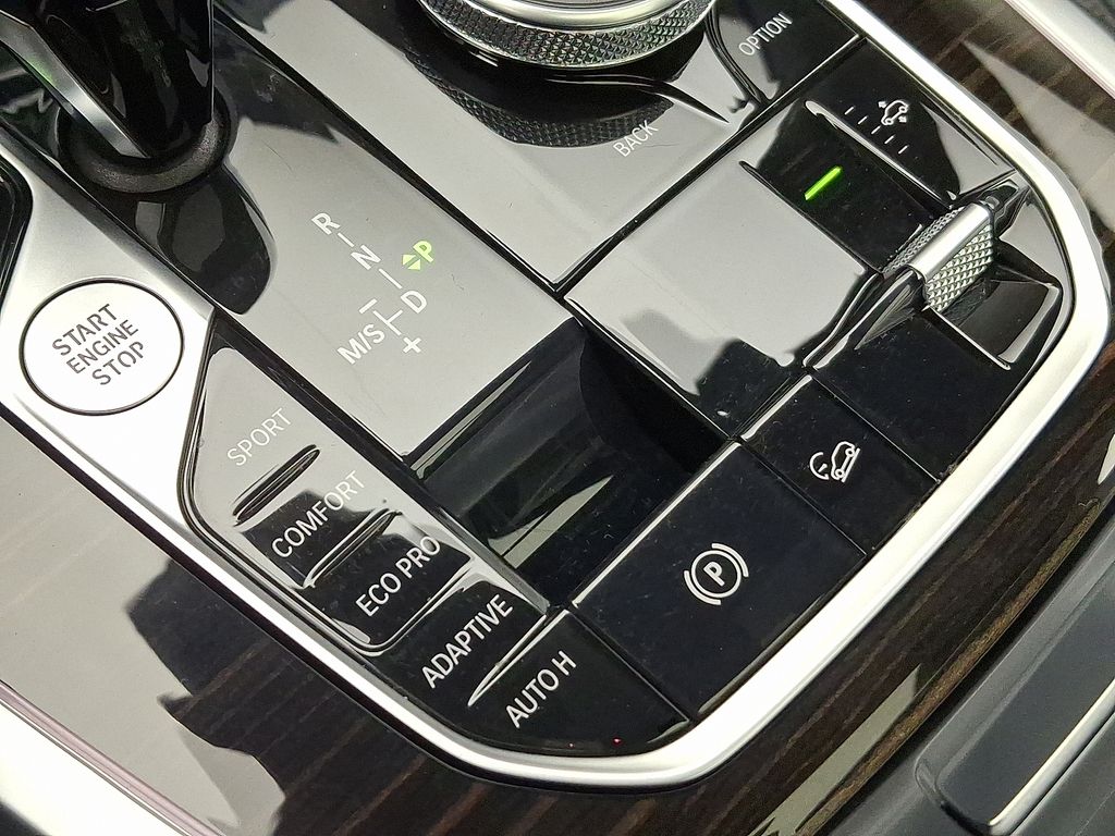 Thumbnail: 2021 BMW X7 - 30