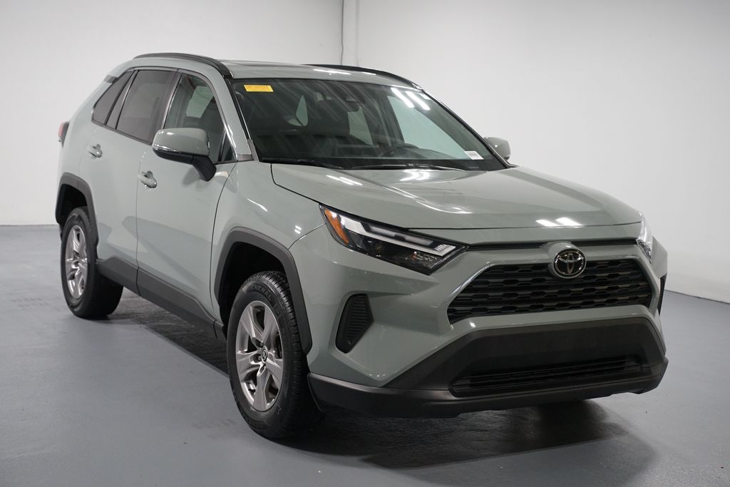 Thumbnail: 2022 Toyota RAV4 - 3