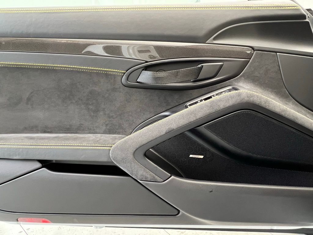 Thumbnail: 2018 Porsche 911 - 22