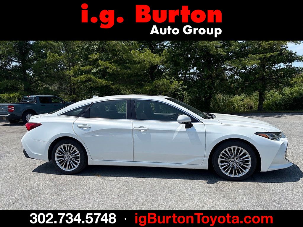 White (Wind Chill Pearl) 2019 Toyota Avalon Sedan Front-Wheel Drive 8-Speed Automatic