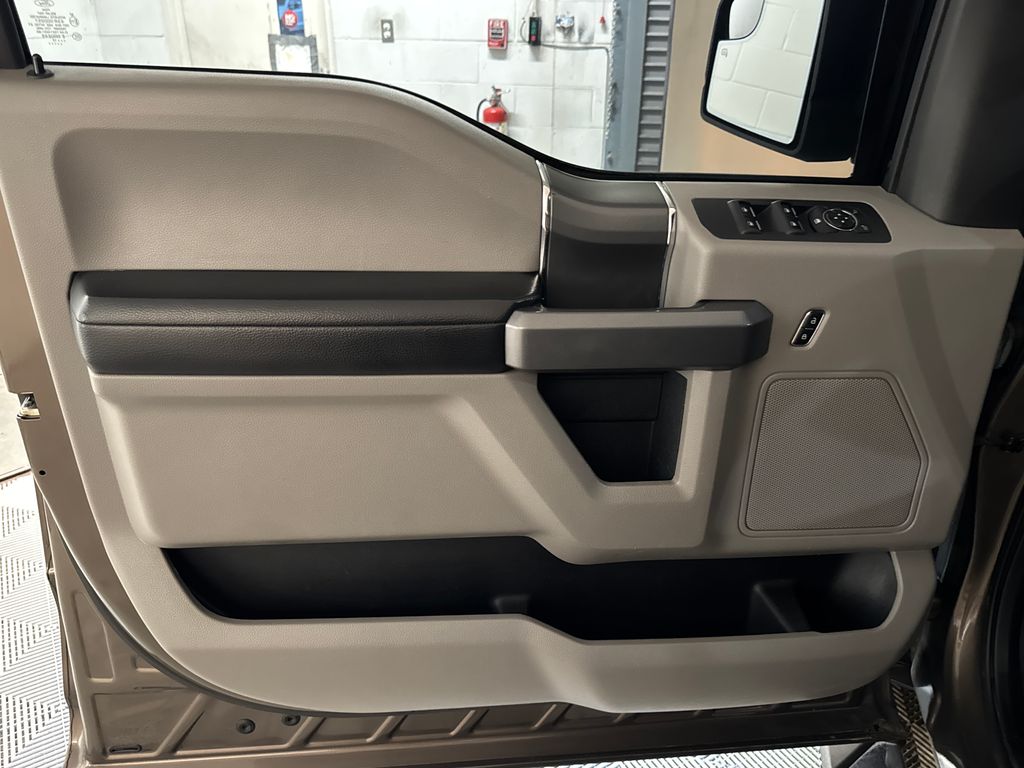 Used 2016 Brown Ford XLT image 16
