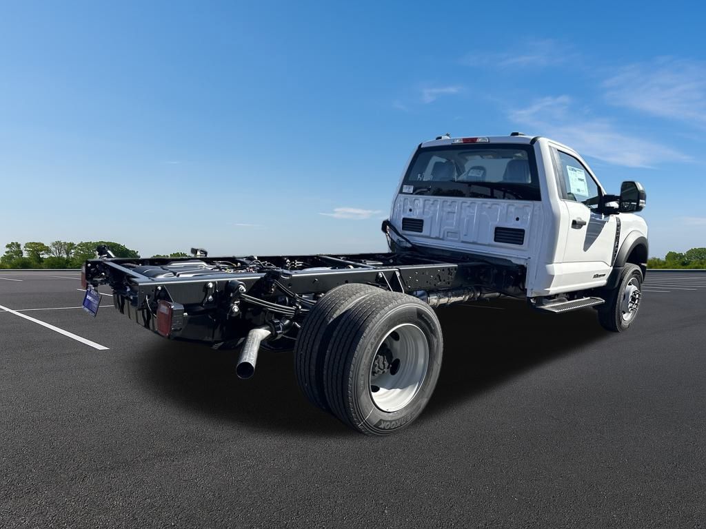 New 2025 Ford Super Duty F-600 Chassis Regular Cab (DRW) 169" Wheelbase XL