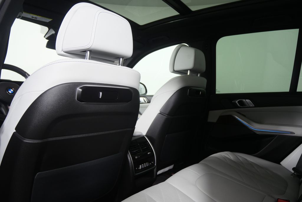 Thumbnail: 2025 BMW X5 - 17