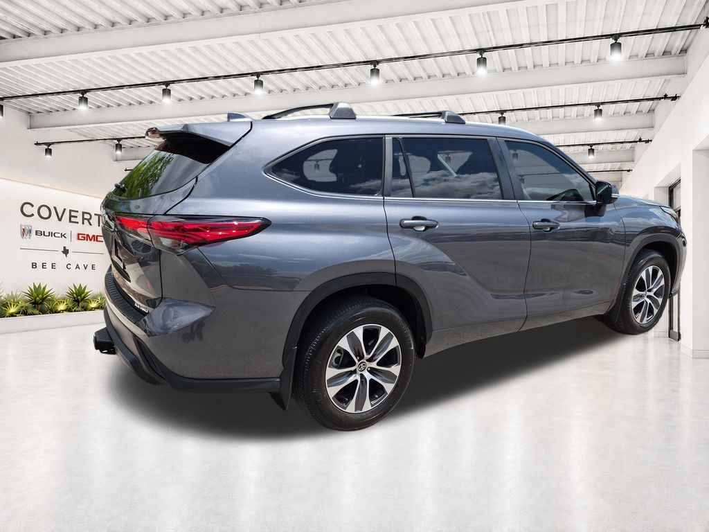 Used Car 2023 Toyota Highlander  Xle For Sale Under $40,000 In Austin, Texas