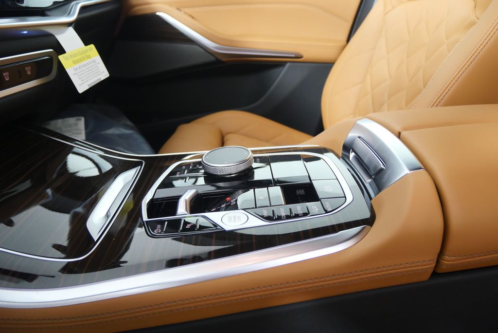 Thumbnail: 2026 BMW X5 - 21