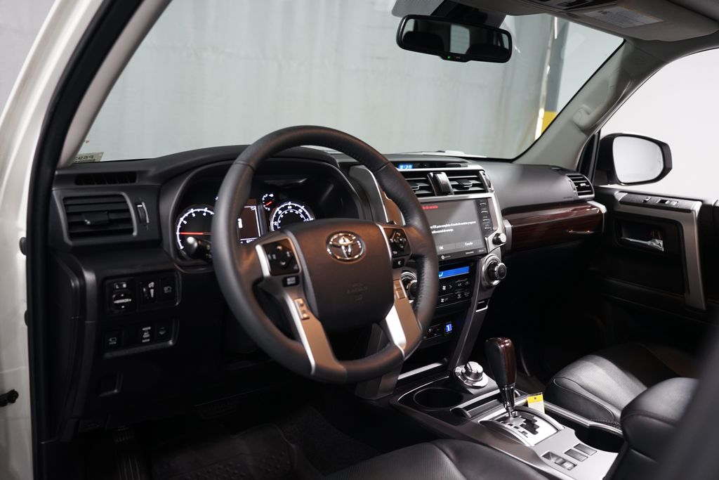 Thumbnail: 2022 Toyota 4Runner - 12