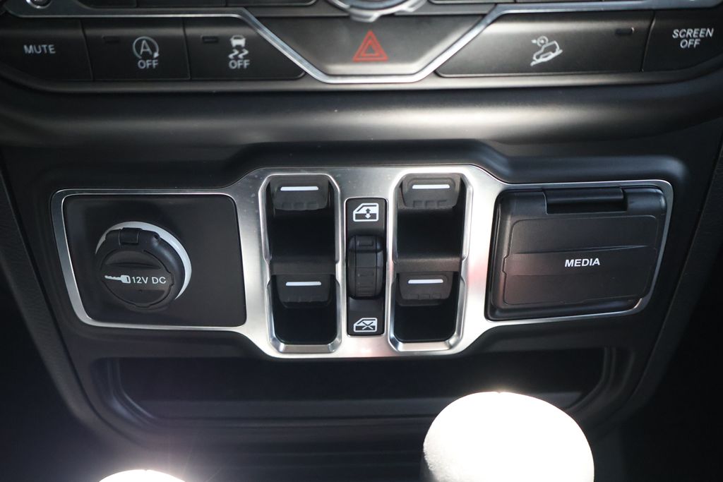 Thumbnail: 2021 Jeep Wrangler - 24