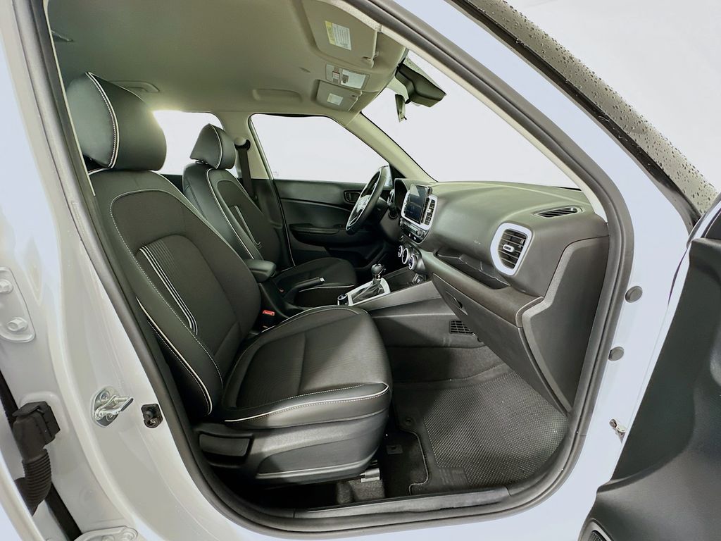 2024 Hyundai Venue Limited 27