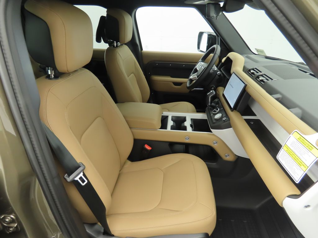 Thumbnail: 2025 Land Rover Defender - 20
