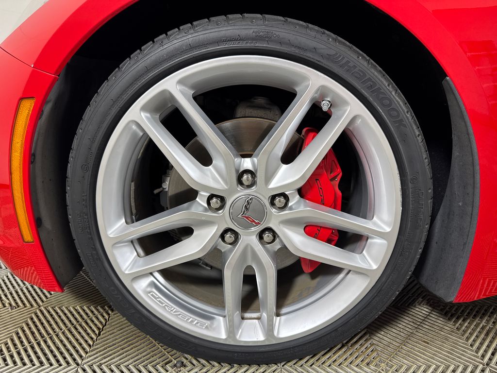 Used 2019 Red Chevrolet Stingray image 15