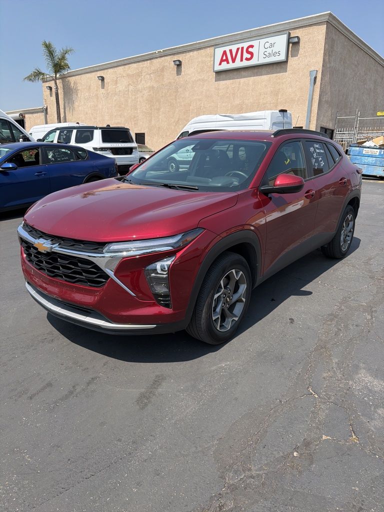 Red 2025 Chevrolet Trax LT FWD SUV / Crossover Front-Wheel Drive 6-Speed Automatic