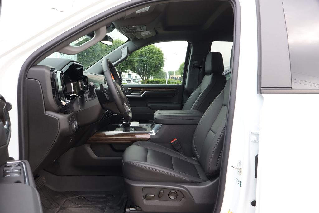 2025 Chevrolet Silverado 1500 RST 17