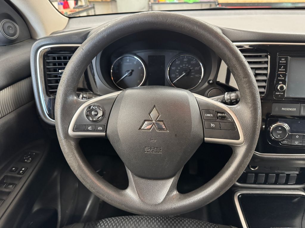 2018 Mitsubishi Outlander ES