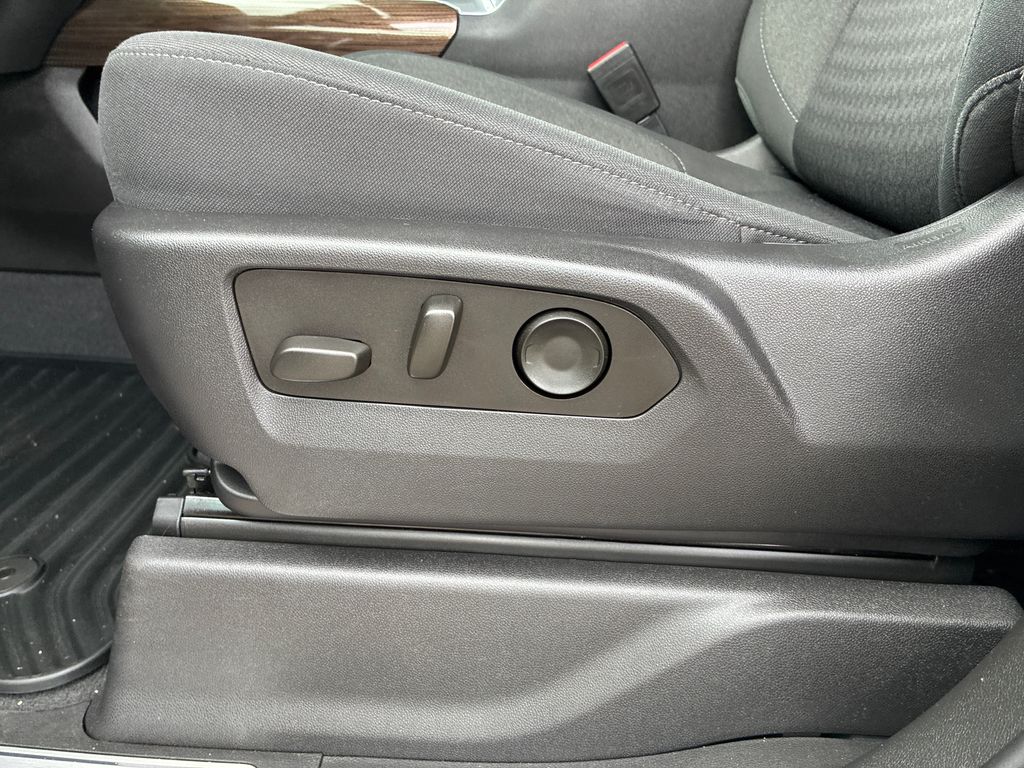 2023 Chevrolet Silverado 1500 RST - 10