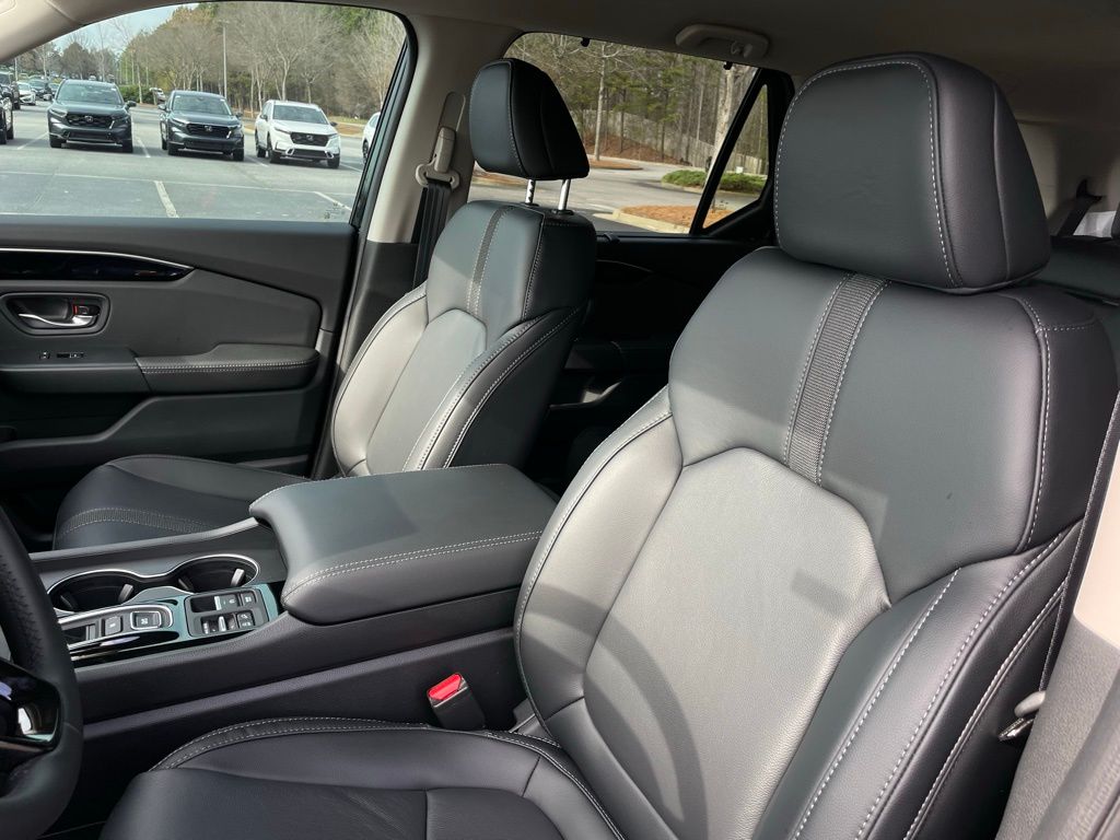 Thumbnail: 2026 Honda Pilot - 25