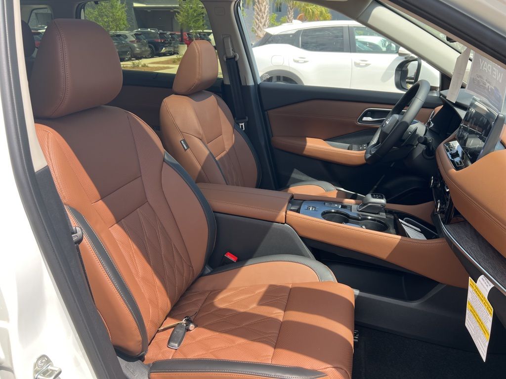 2025 Everest White Pearl Nissan Rogue Platinum FWD SUV