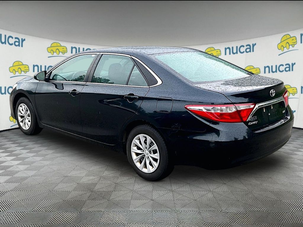 2017 Toyota Camry — photo 5
