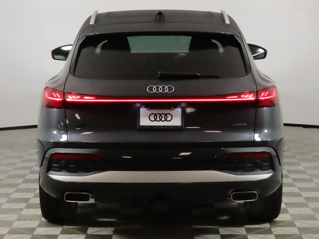 Thumbnail: 2025 Audi Q5 - 4
