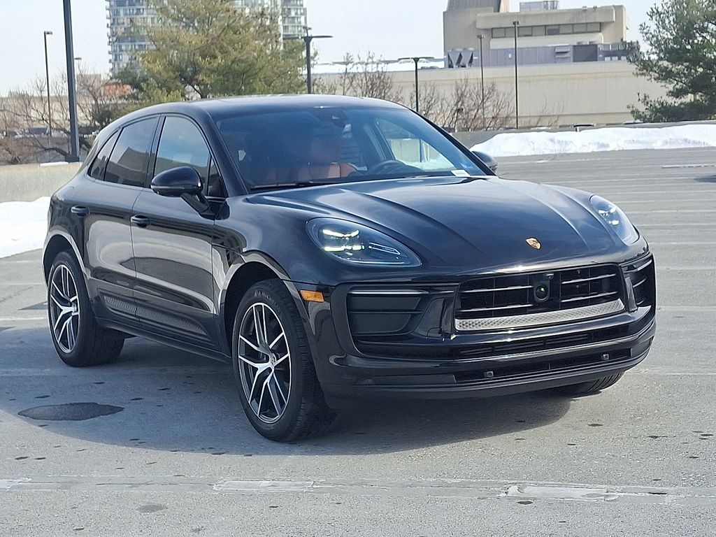 Thumbnail: 2023 Porsche Macan - 7