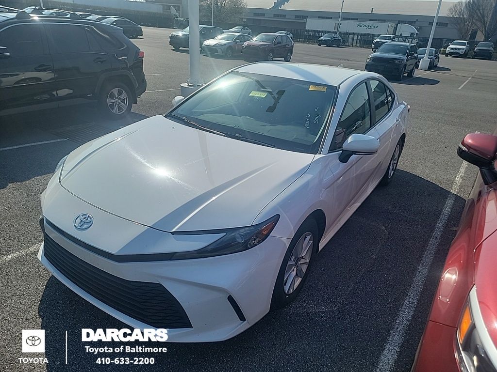 2025 Toyota Camry LE FWD