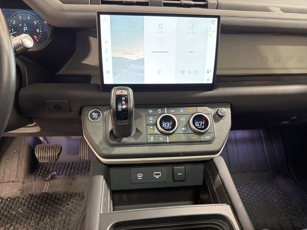 Certified Used 2022 White Land Rover X-Dynamic SE image 16