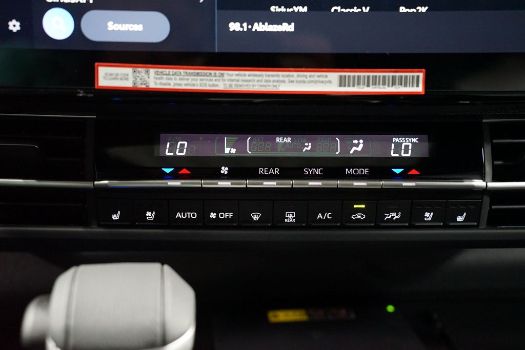 Thumbnail: 2025 Toyota Sienna - 21