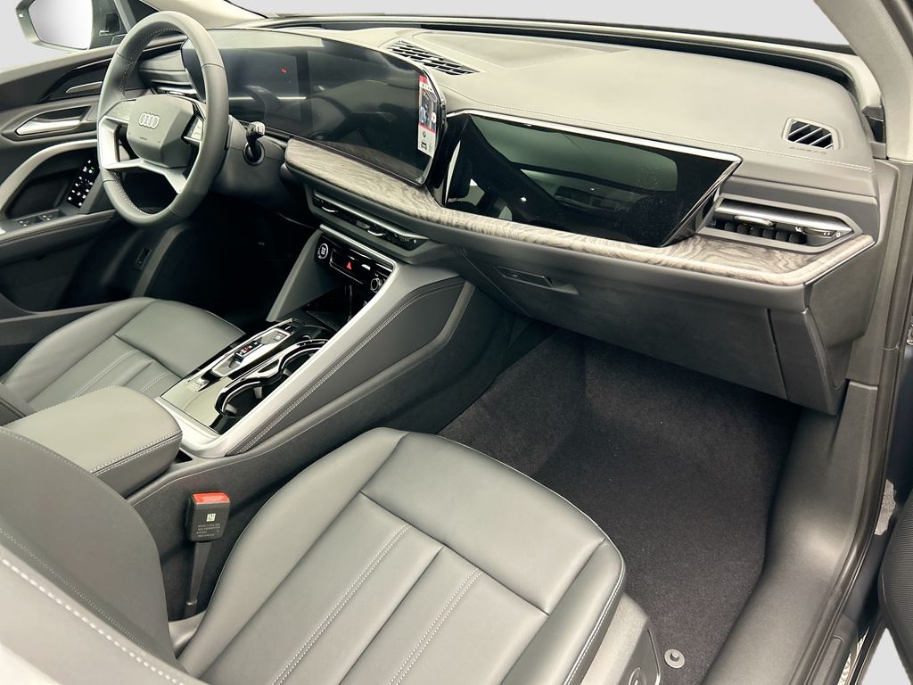 Thumbnail: 2025 Audi Q5 - 16