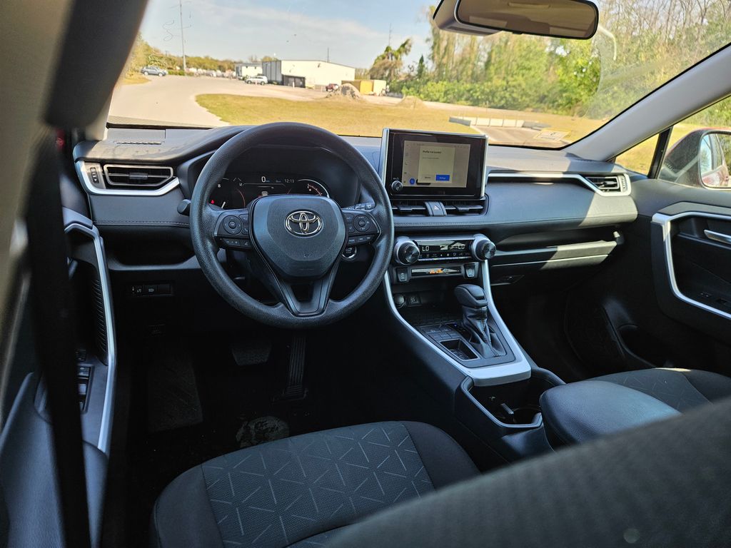 2023 Toyota RAV4 XLE 12