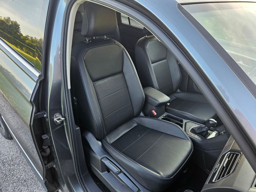 Thumbnail: 2019 Volkswagen Tiguan - 15
