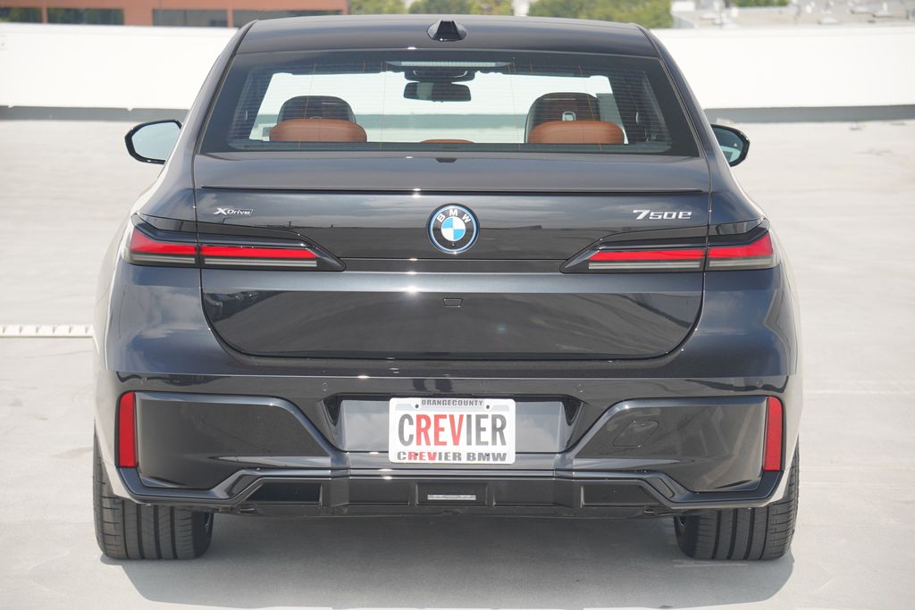 Thumbnail: 2025 BMW 7 Series - 7
