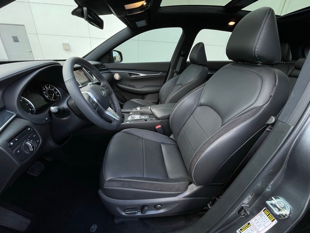 Thumbnail: 2025 INFINITI QX50 - 28