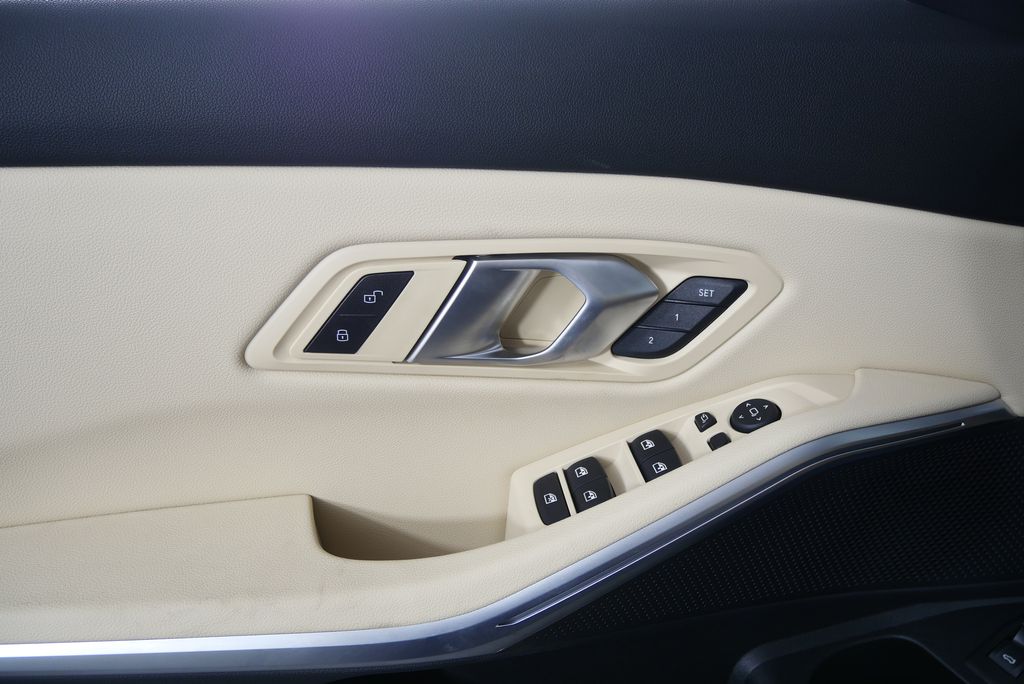 Thumbnail: 2025 BMW 3 Series - 9