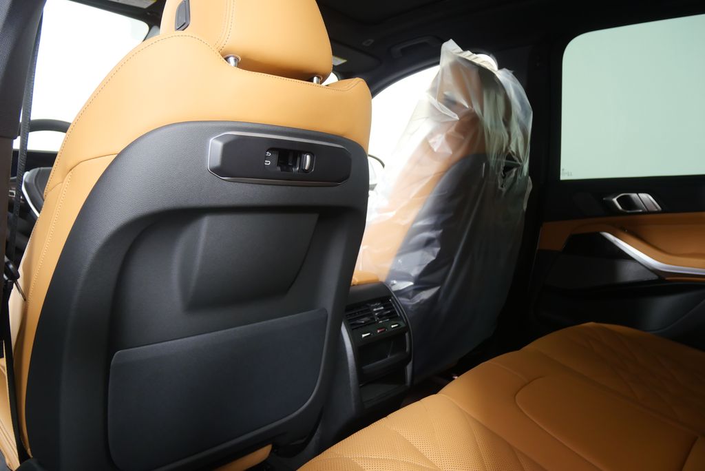 Thumbnail: 2026 BMW X5 - 16