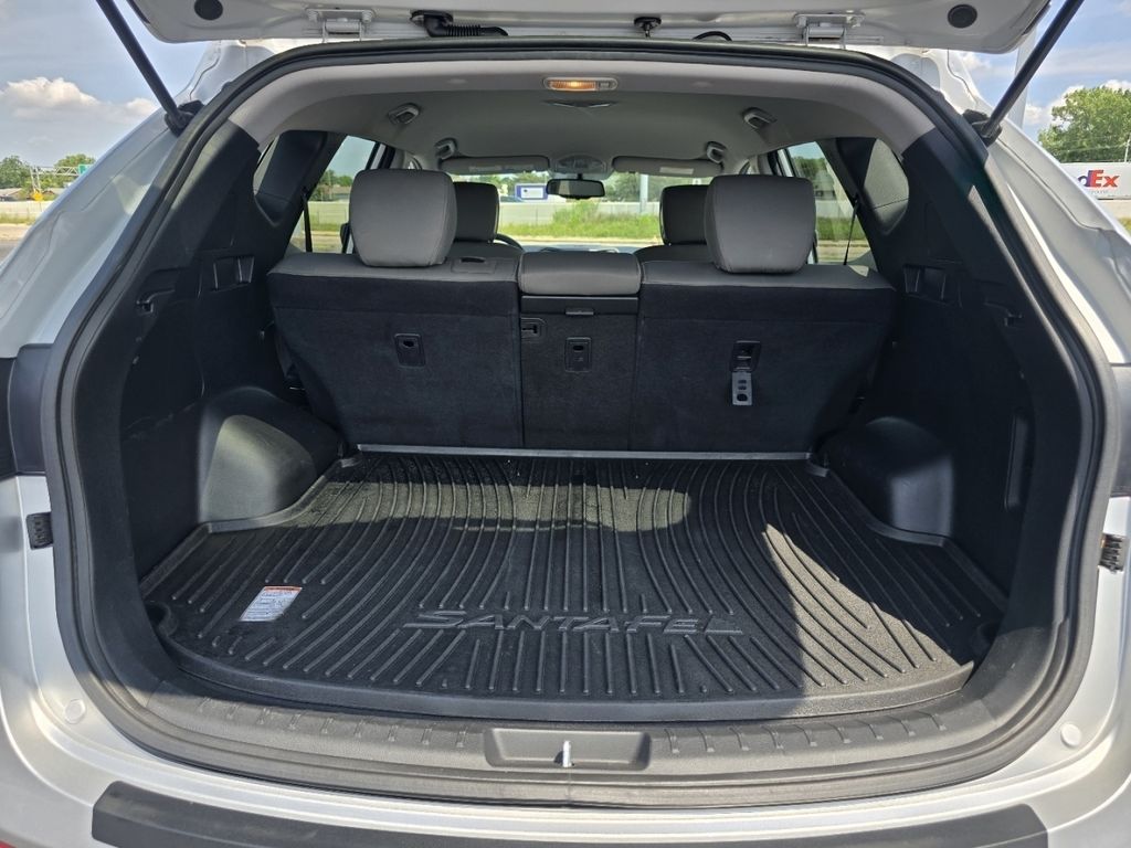 Used 2018 Silver Hyundai  image 19